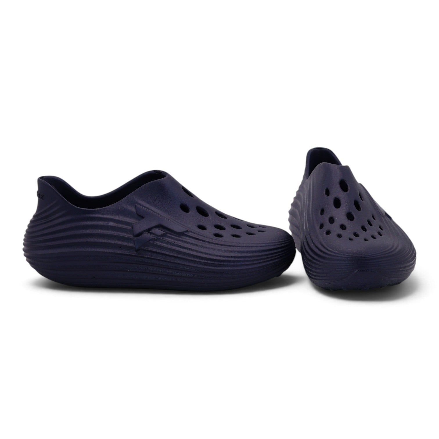 M011944 croc shoes