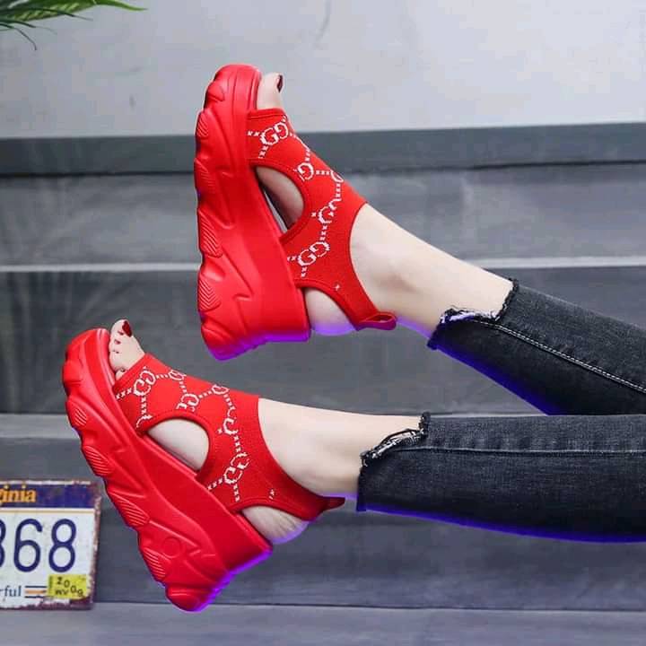 A395 Royal Girl-R26-1