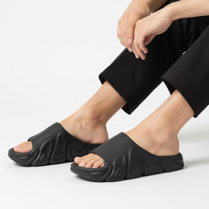 M01100 men slipper