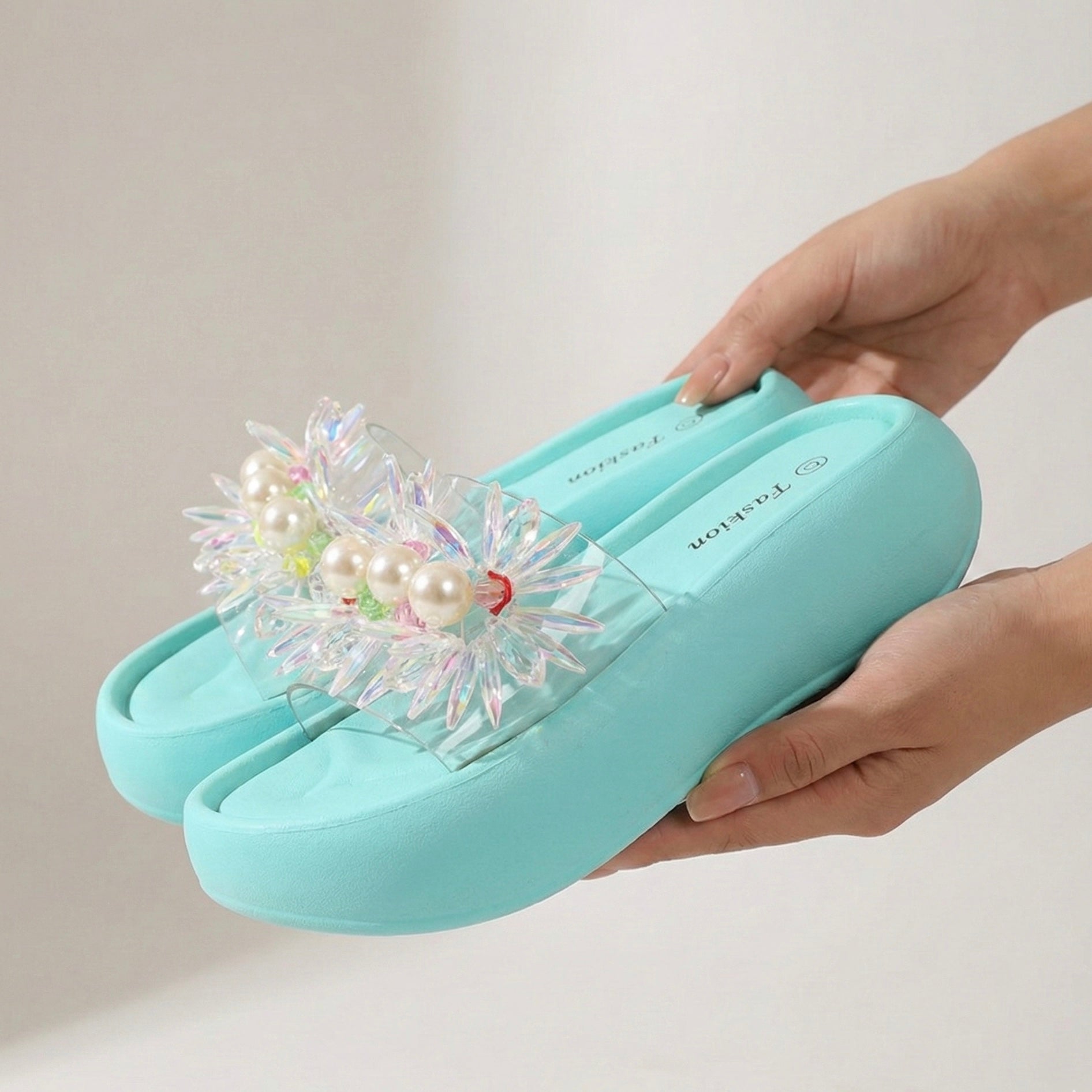 M0881 pearl slipper