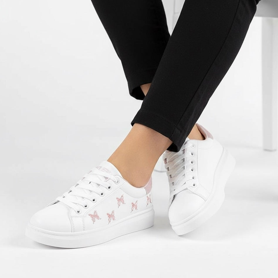 Side butterfly Sneaker