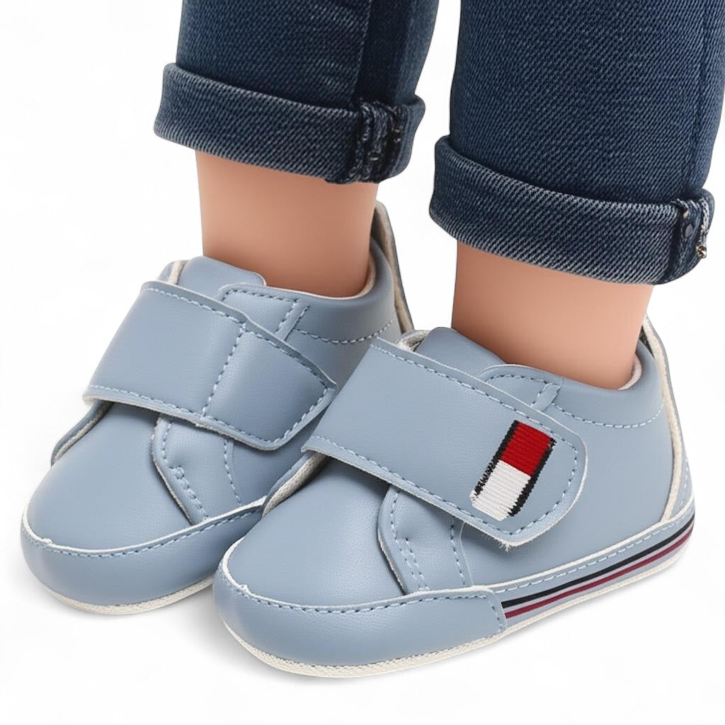 Blue baby shoes
