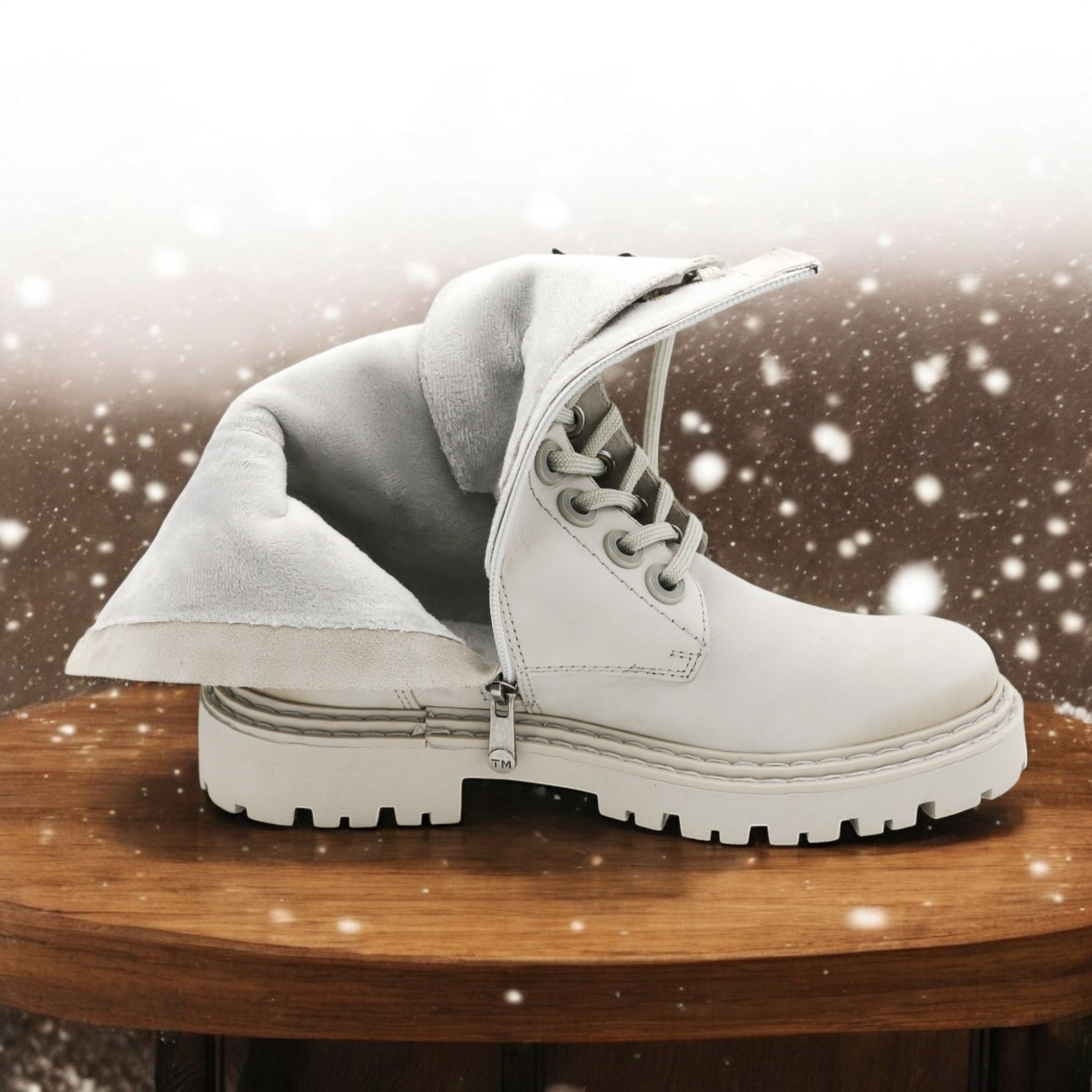 White swella boot