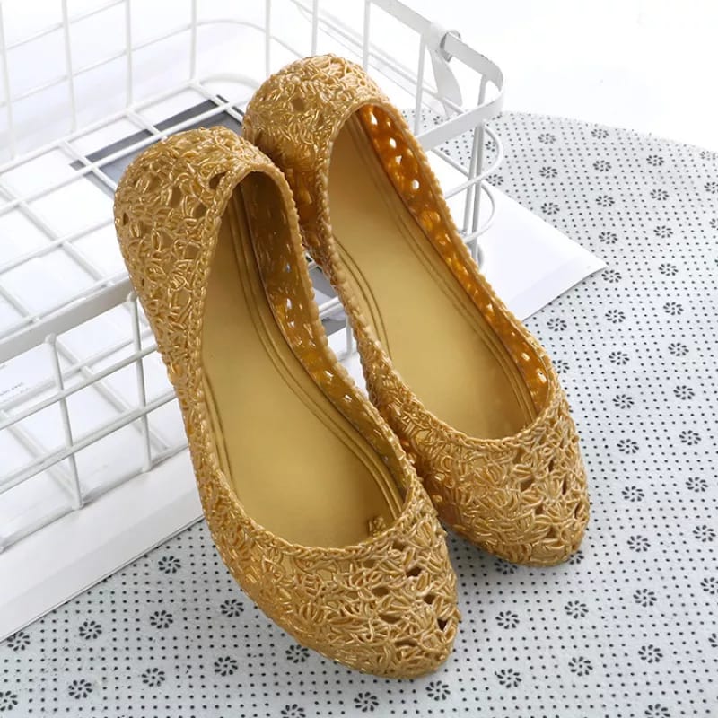 Gold on sale mesh pumps