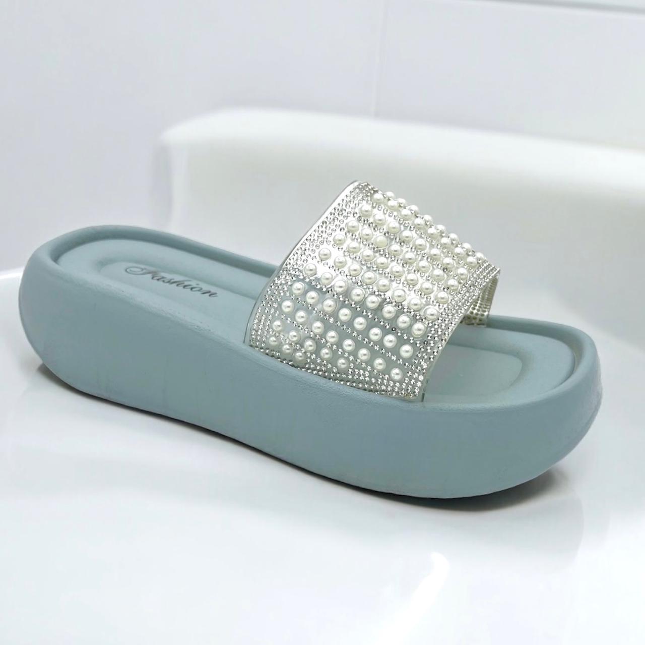 pearl wedge slipper -R5-3