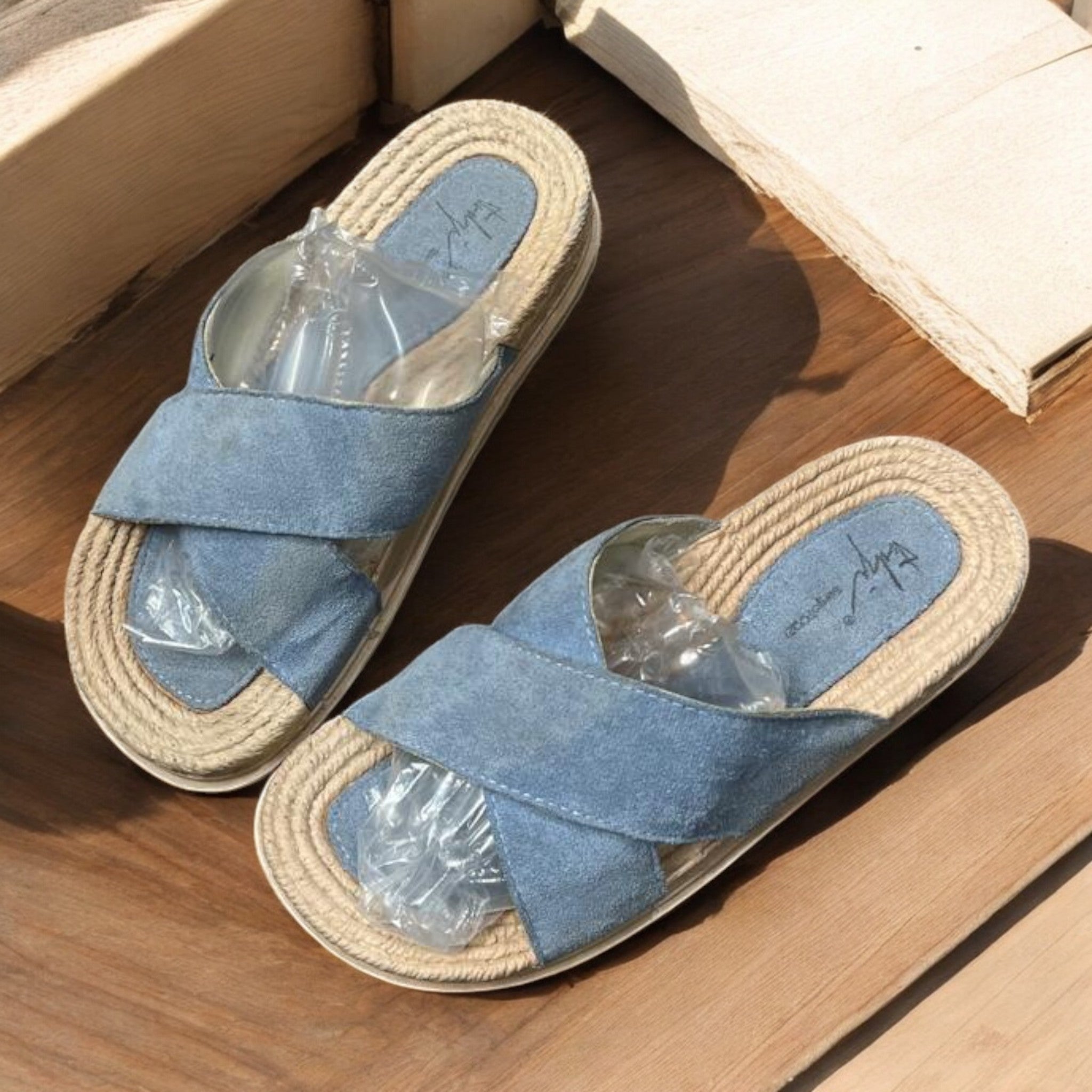 Cross slipper