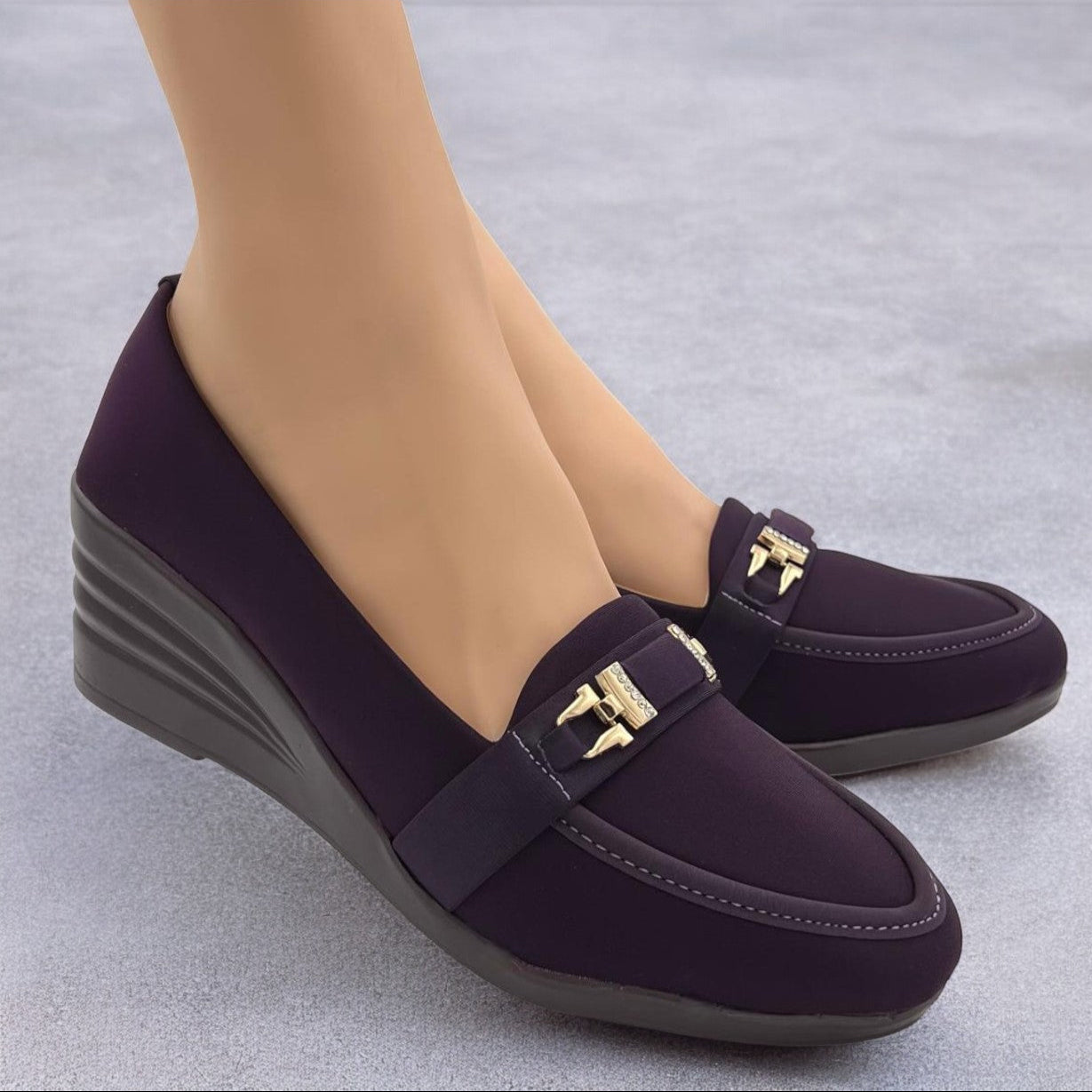 M0546 silk wedge