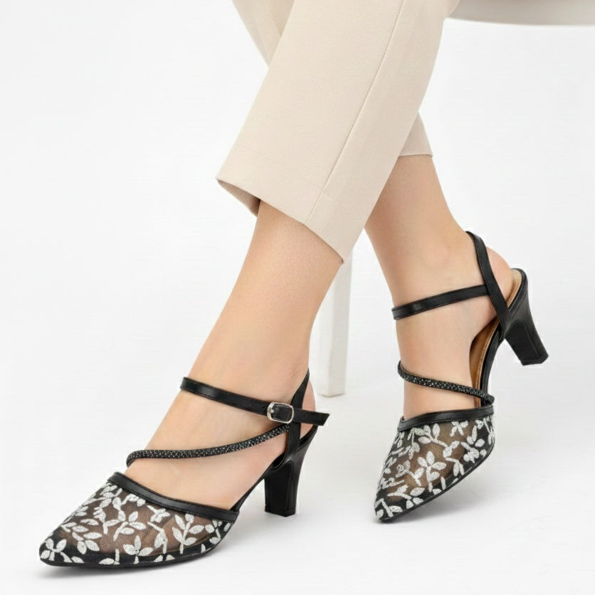 M011254 heel shoes