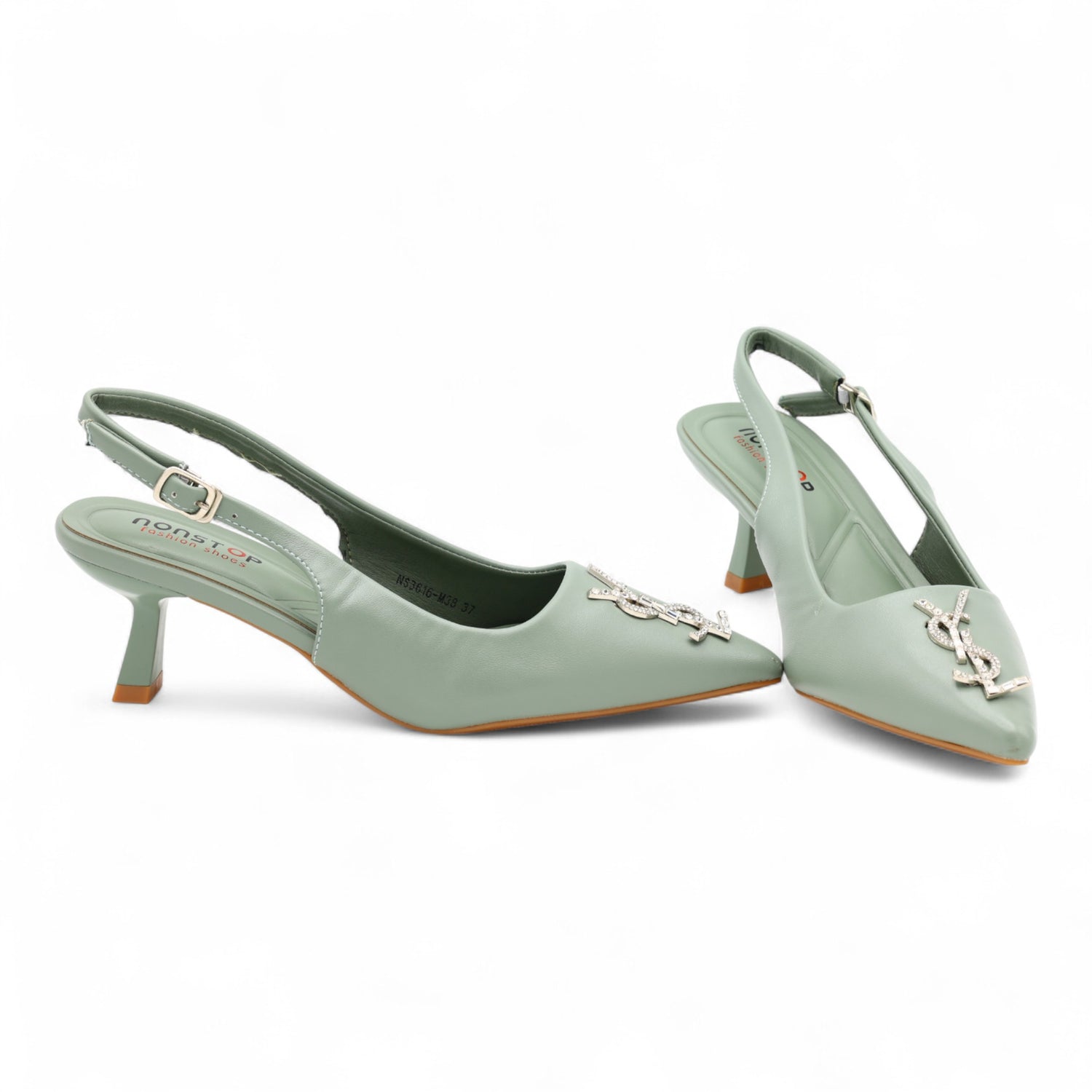 NS3616M38 court shoes