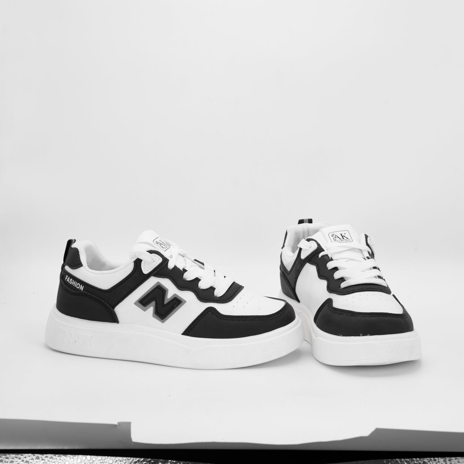 M01096 sneaker shoes