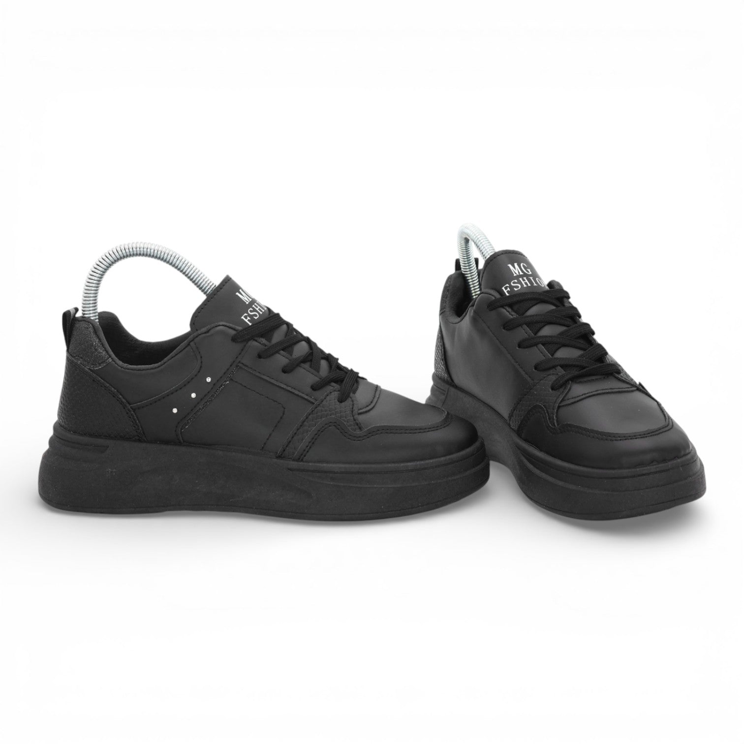 M011460 sneaker shoes
