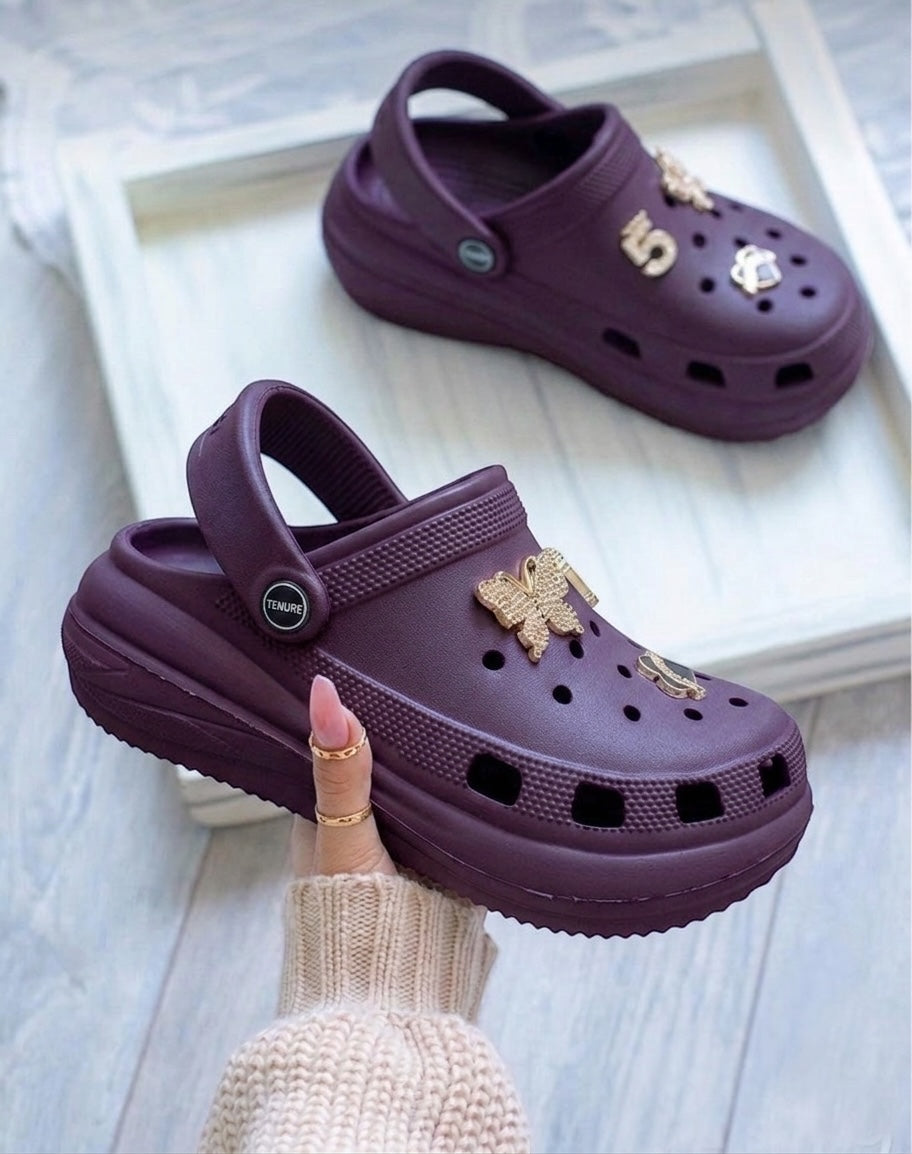 M011835 crocs