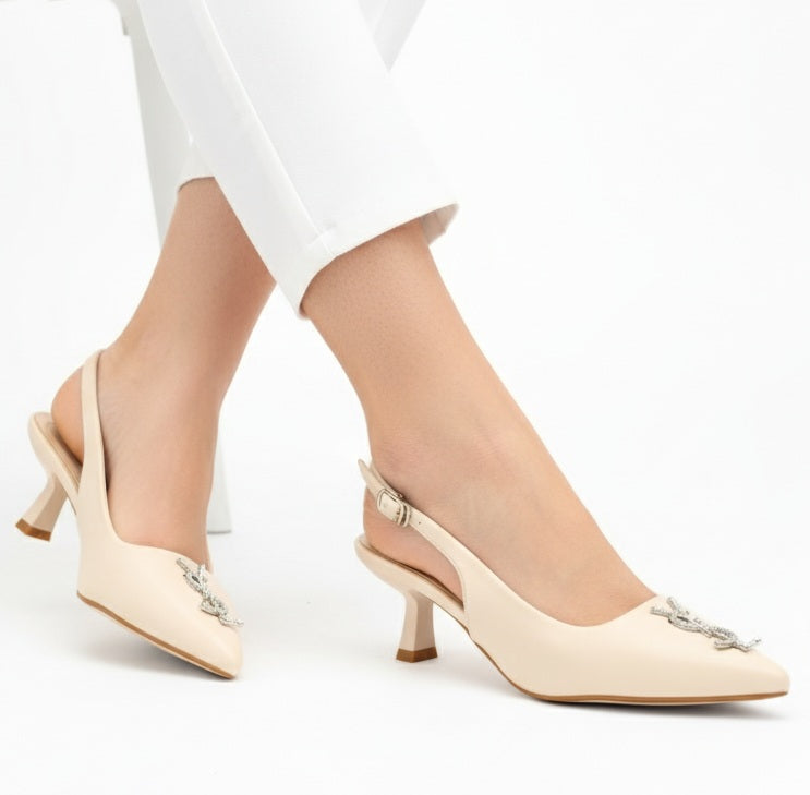 NS3616M38 court shoes