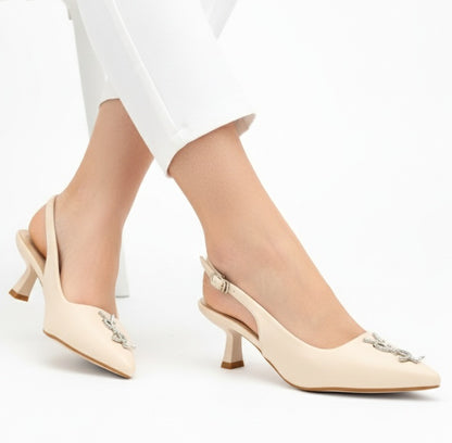 NS3616M38 court shoes