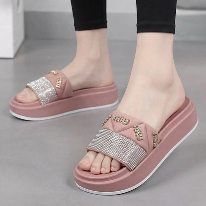 M011870 slipper