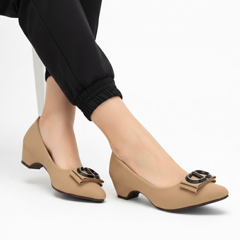 M011417 kitten heel