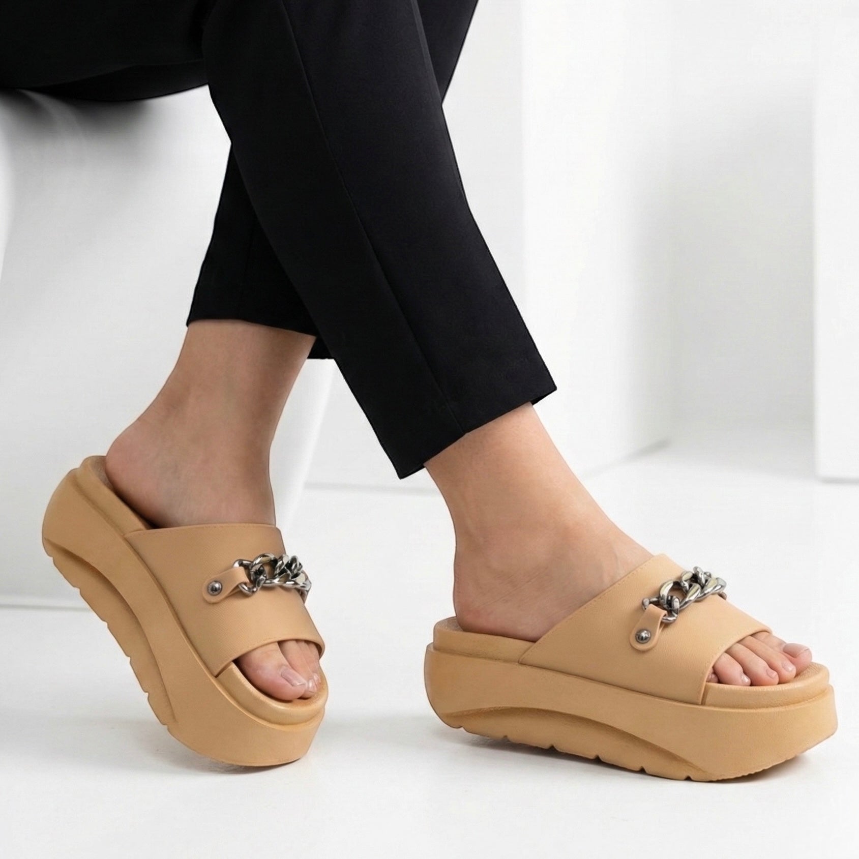 M011504 sole slipper