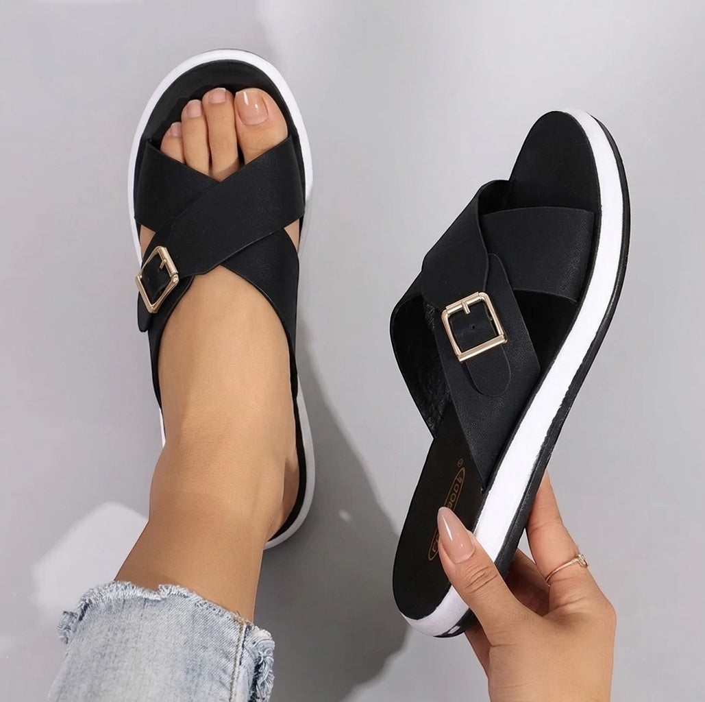 M011688 slipper