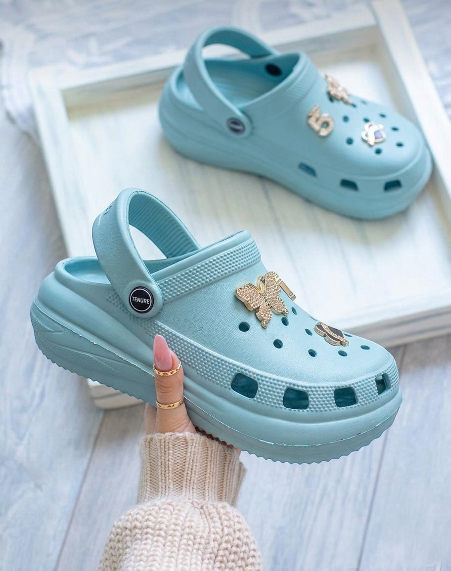 M011835 crocs