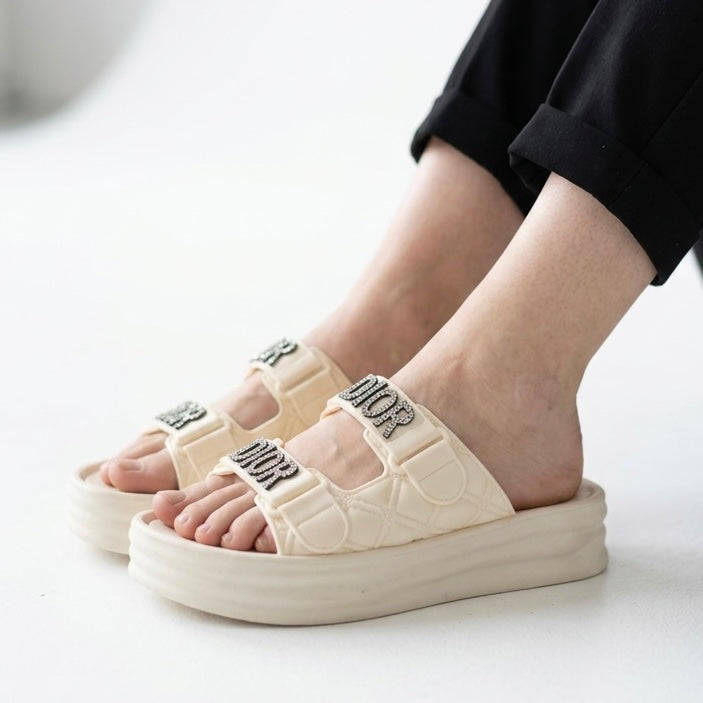 M011414 slipper