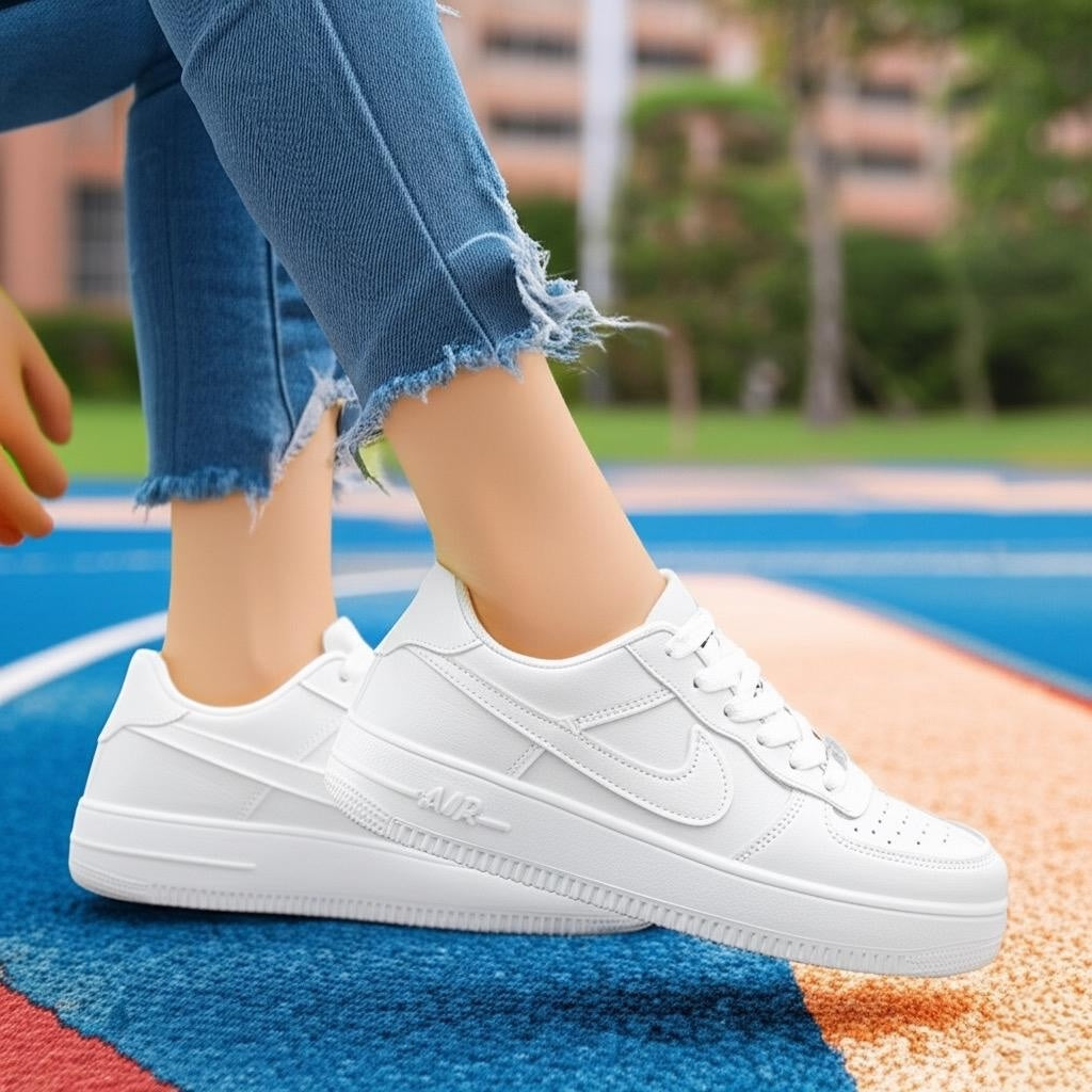 Atr06 tick sneaker