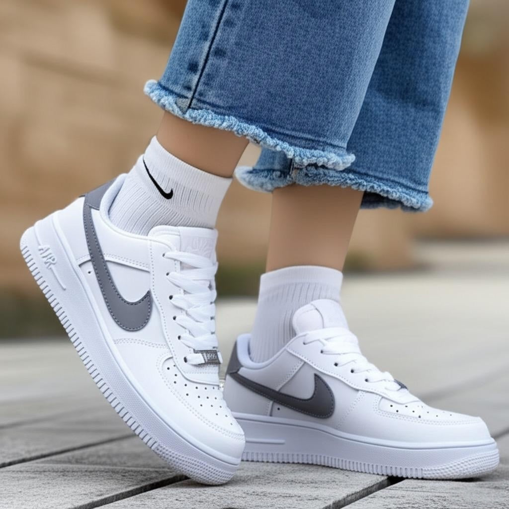 Atr06 tick sneaker