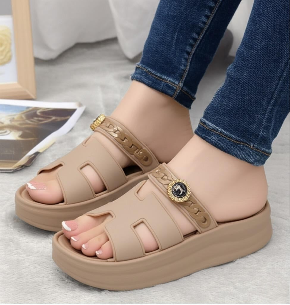 M0131 slipper