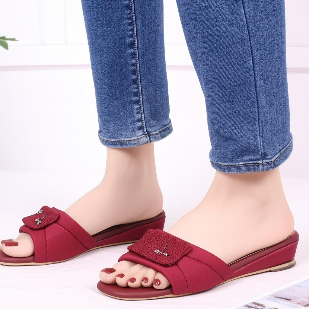 M0614 kitten wedge