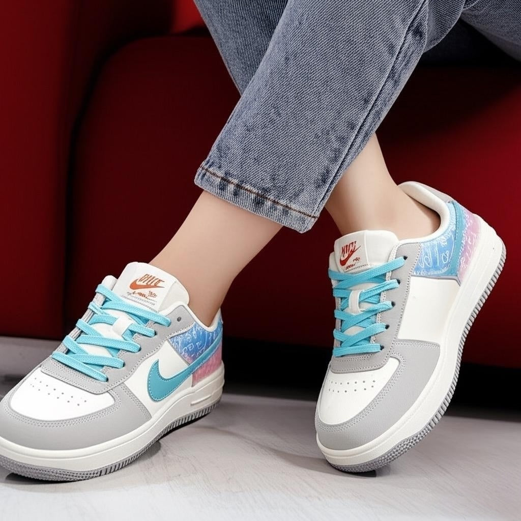M0351 tick sneaker