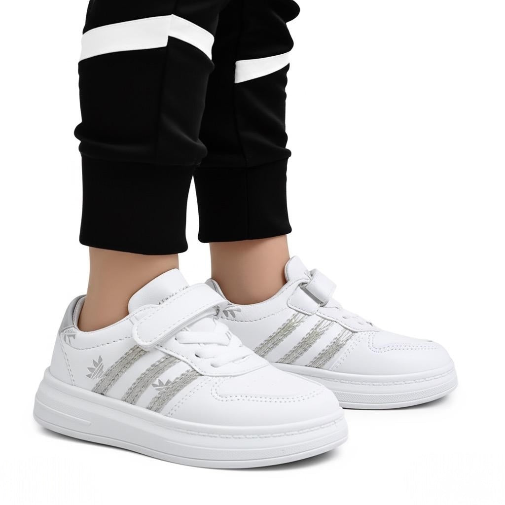 B3813 sneaker