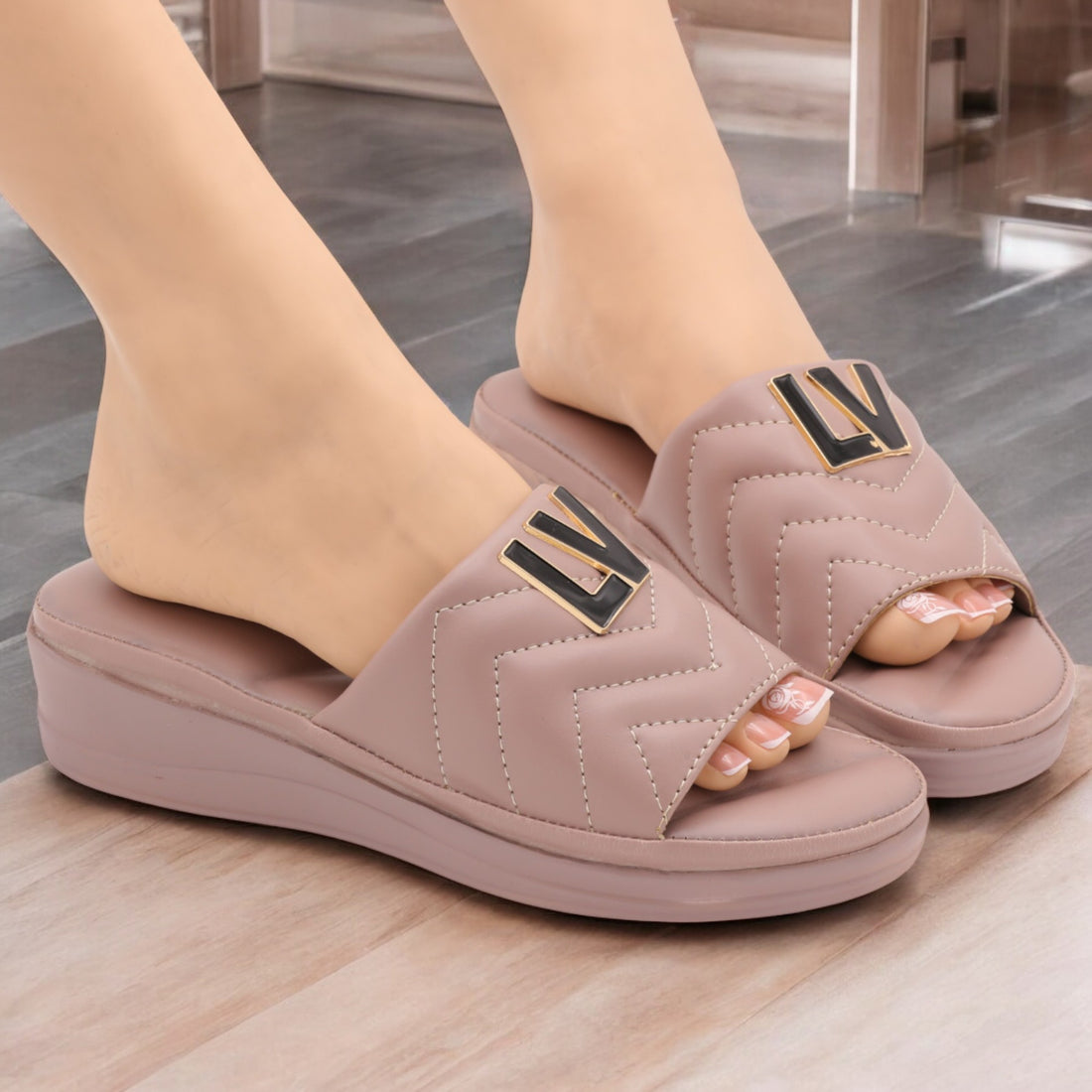 M062 slipper