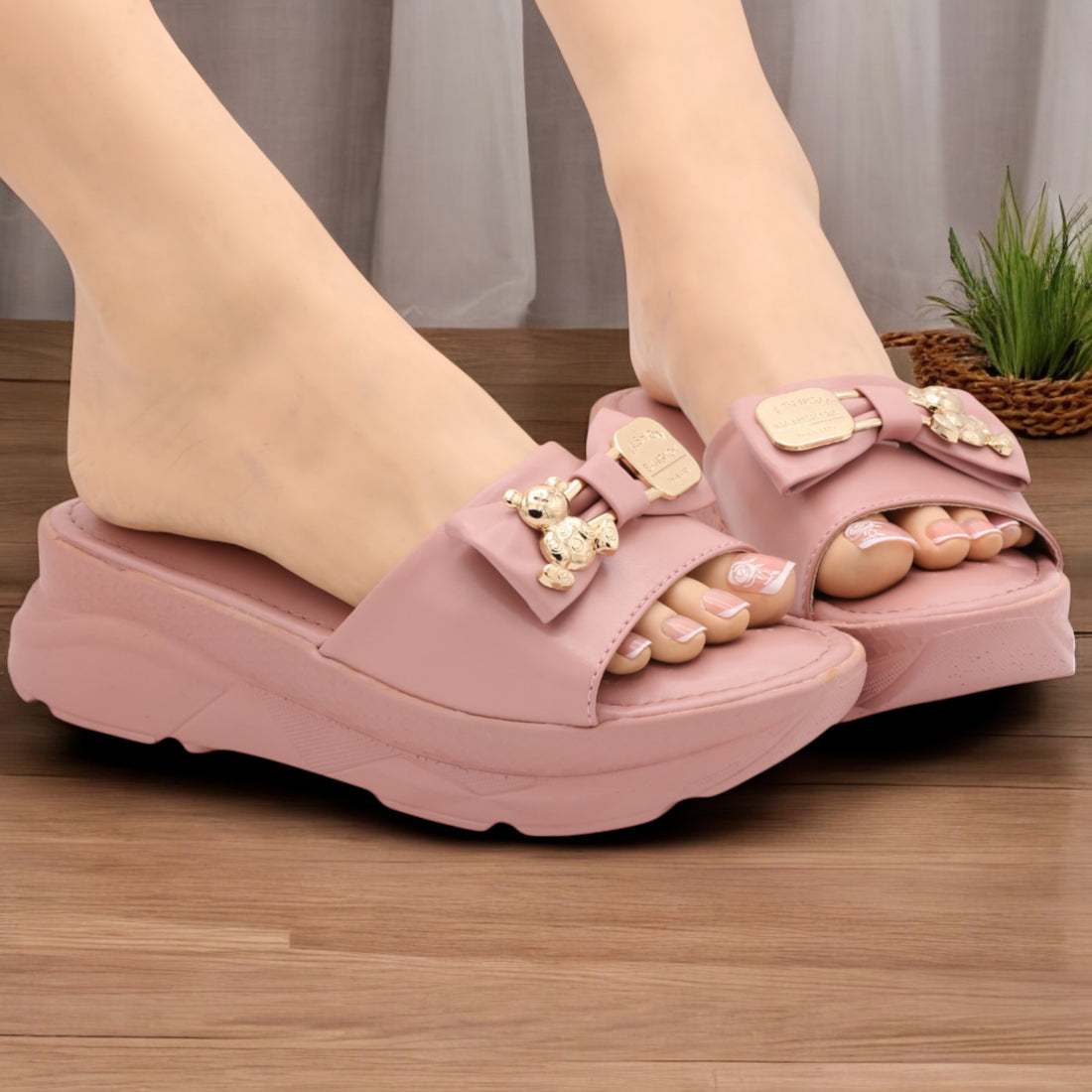 M0105 wedge slipper