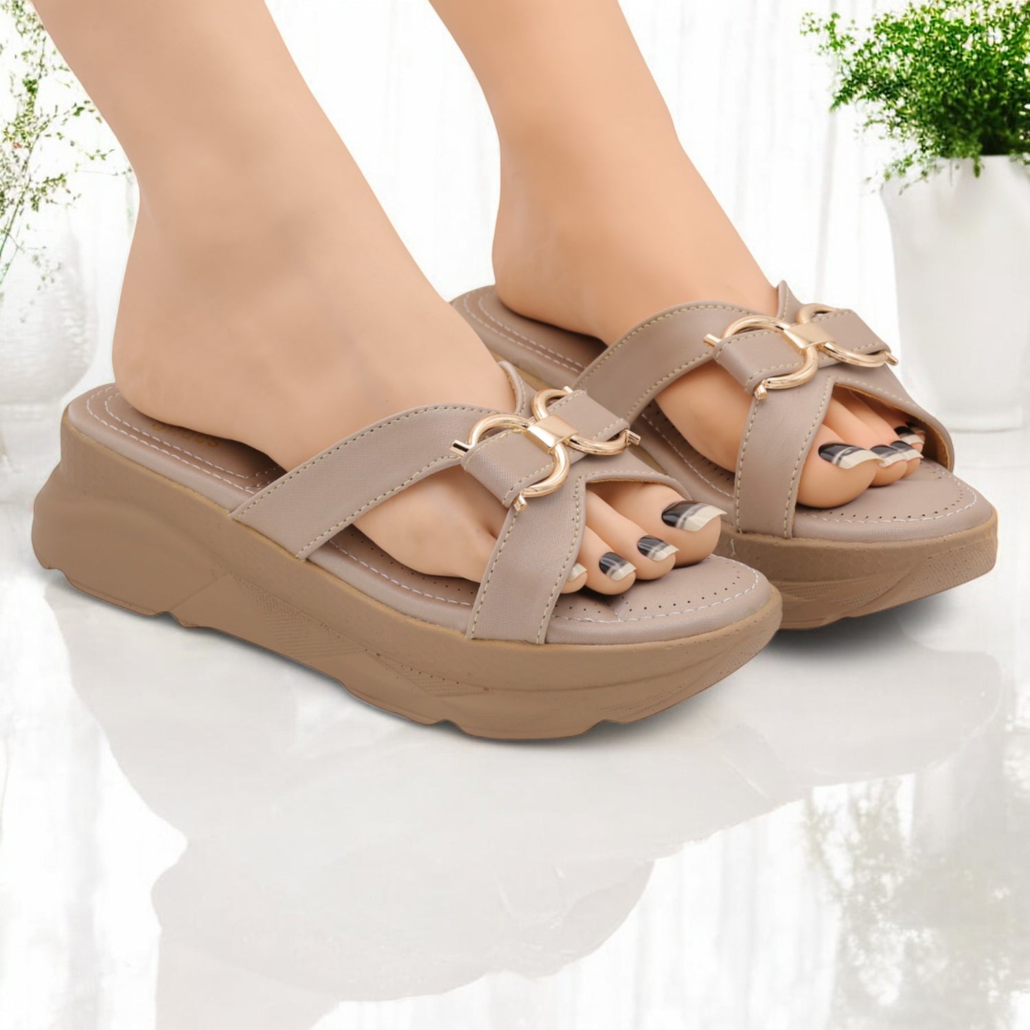 M0108 wedge slipper