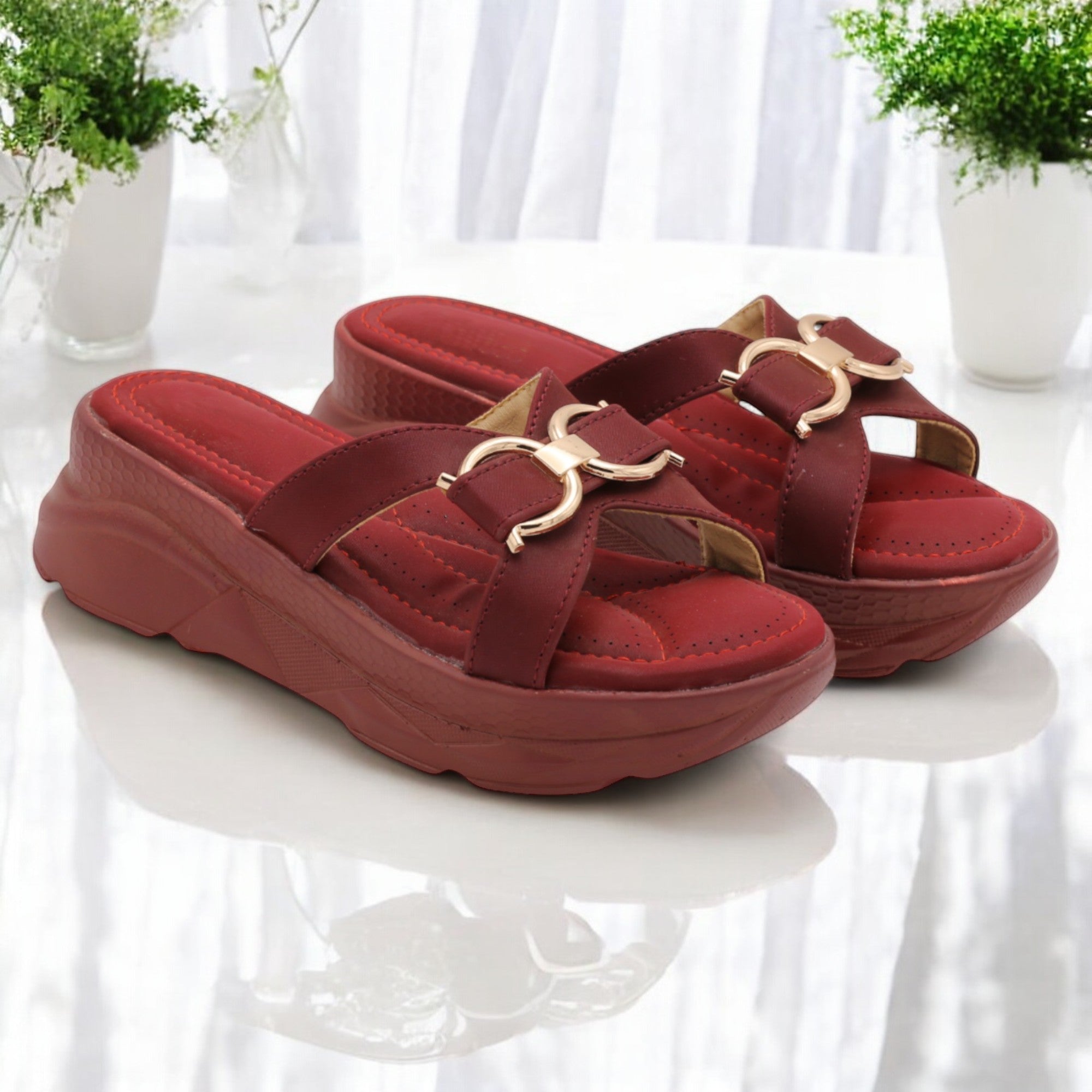 M0108 wedge slipper