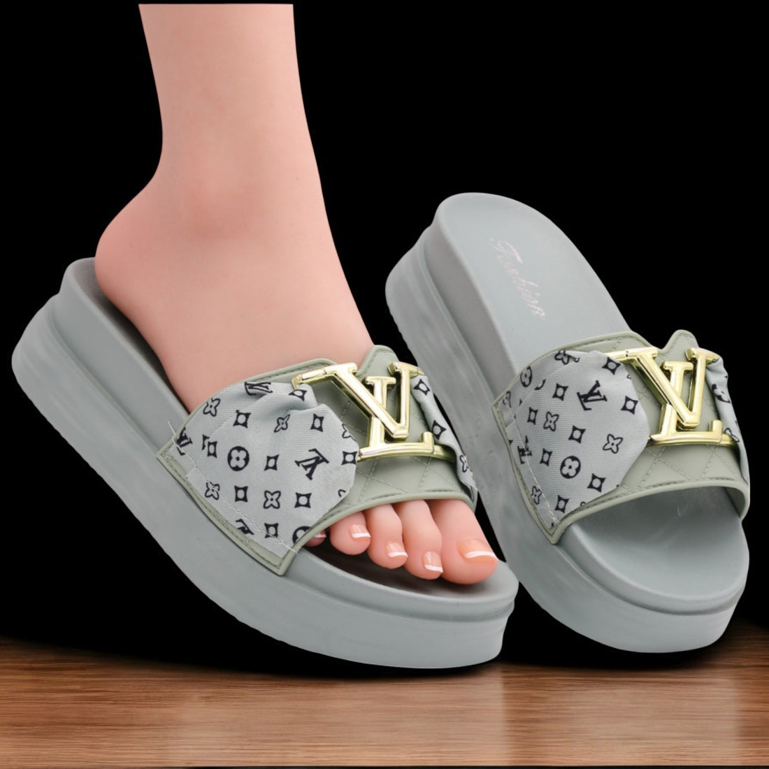 M0618 Valista slipper