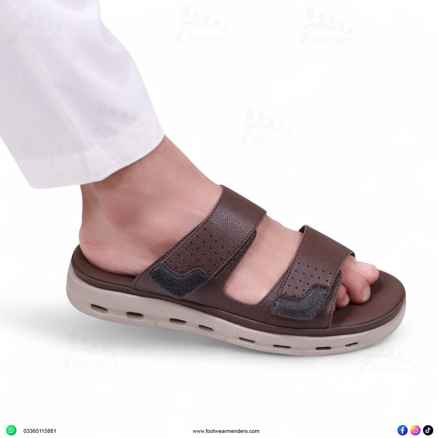 E80663 men slipper