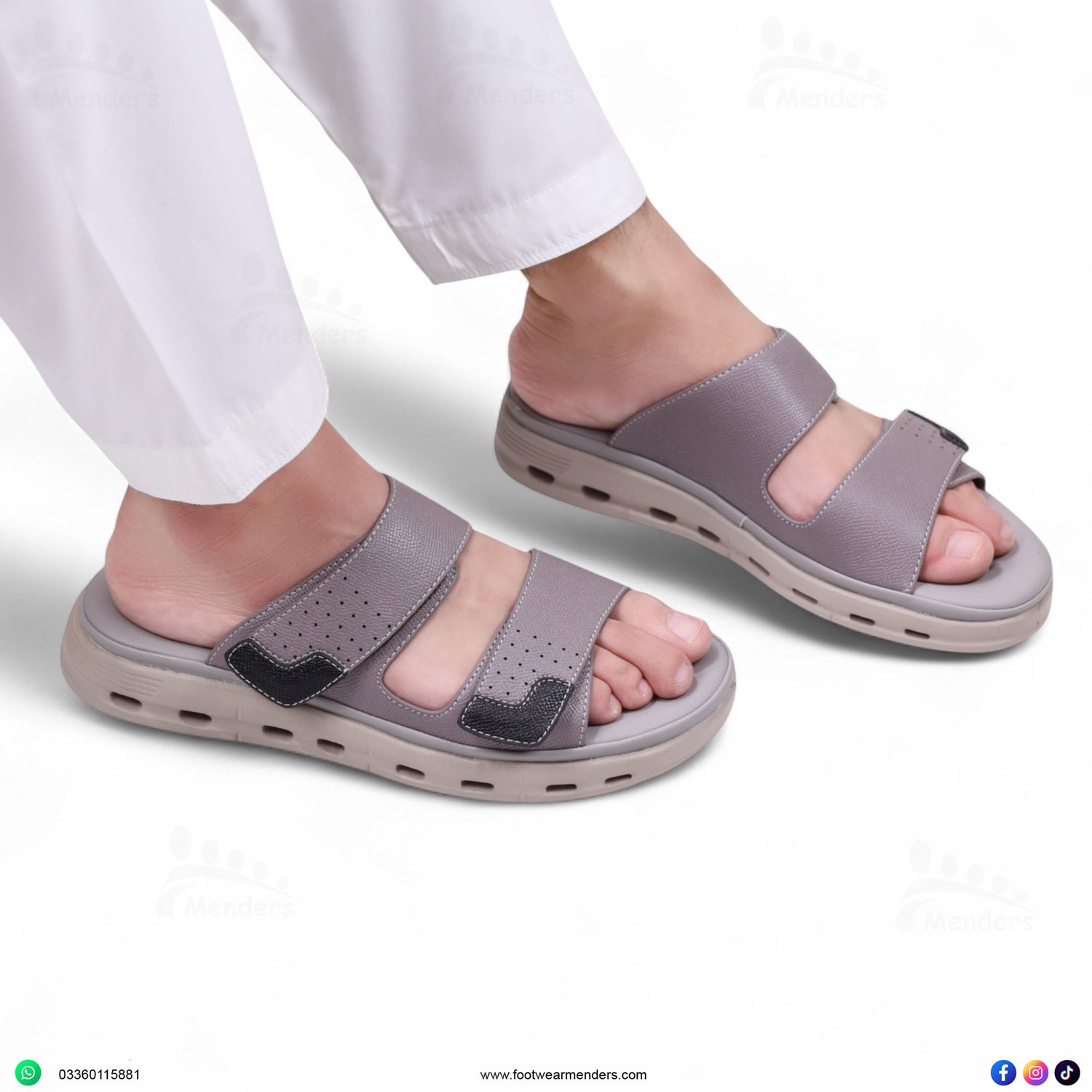 E80663 men slipper