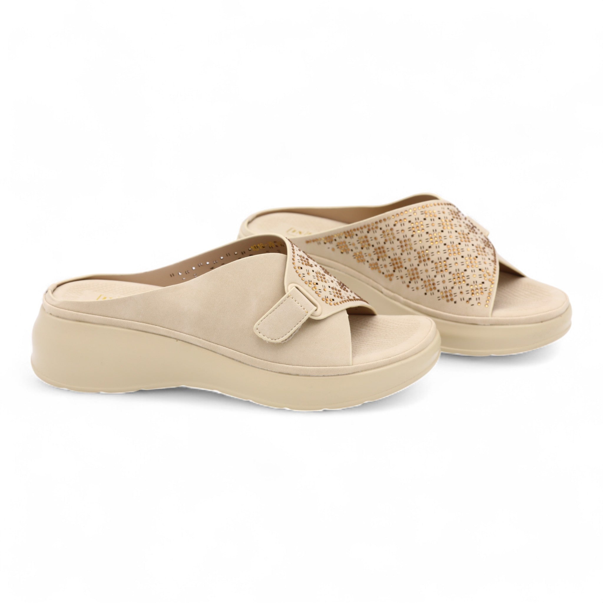 M1618J9 comfy slipper