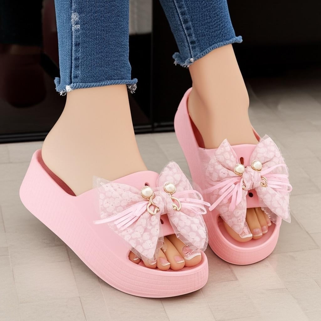 Soft medicated women slipper