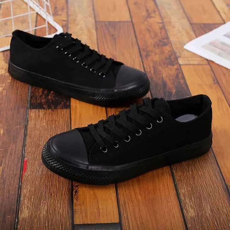 Black on 2024 black canvas shoes