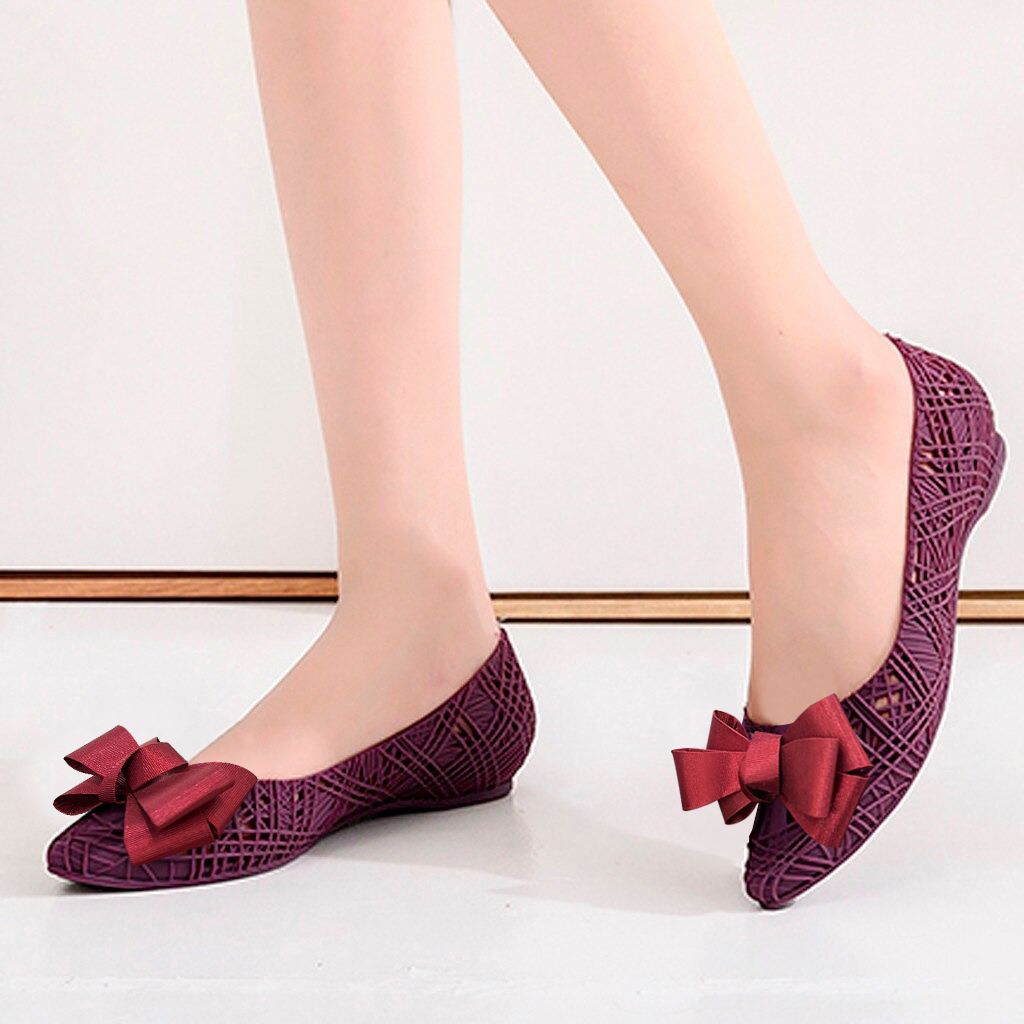 Levina bow pumps