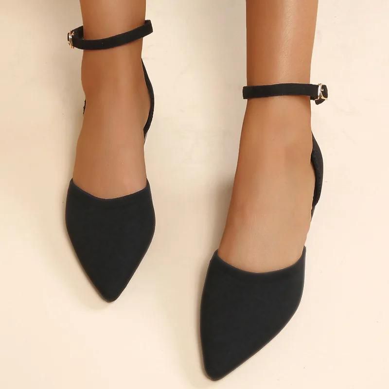 Suede ankle pump