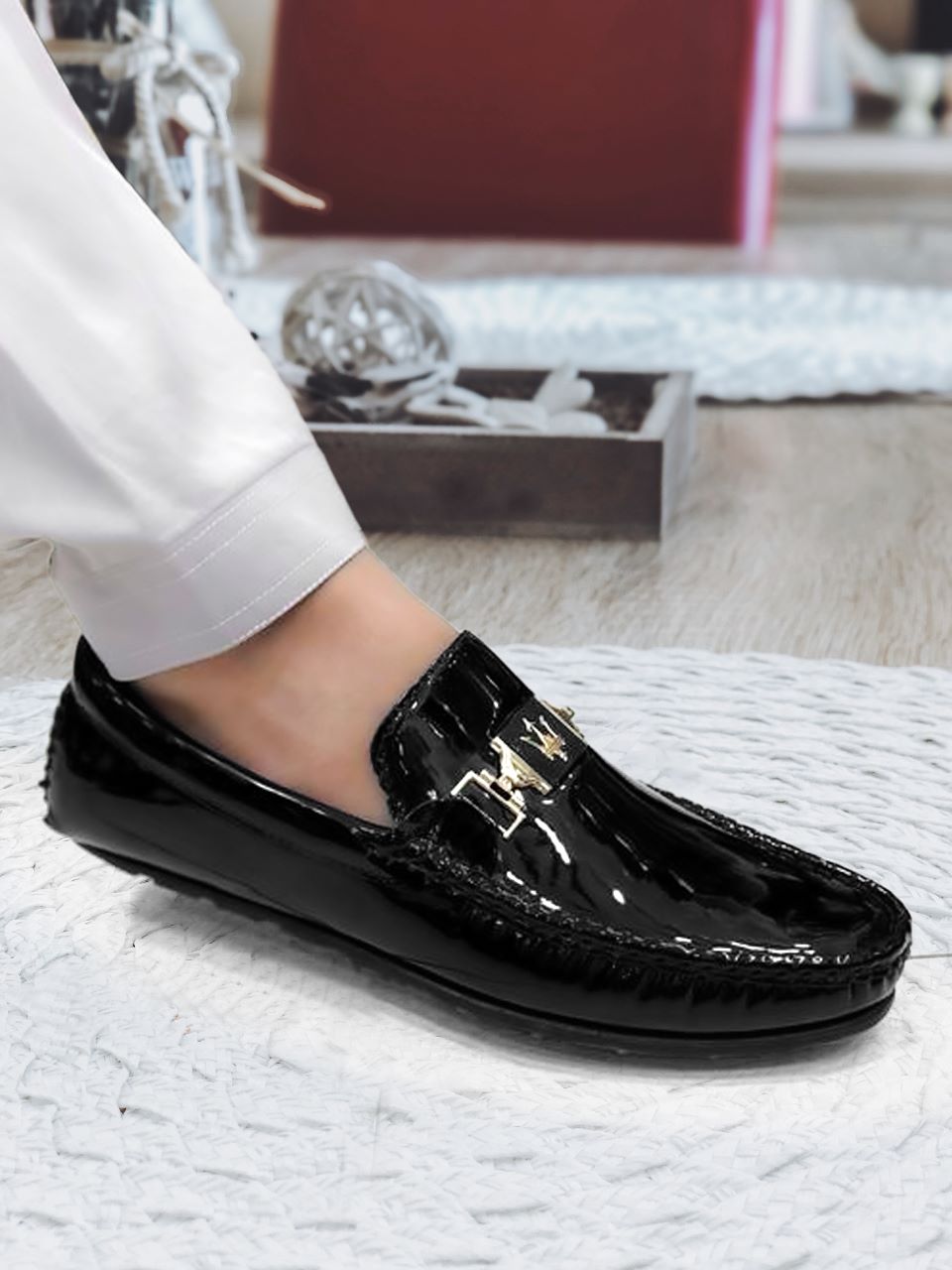 Front crown loafers