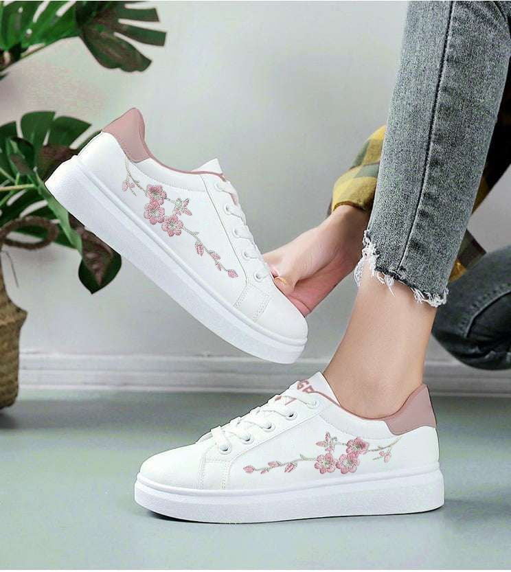 Raisina flower sneaker