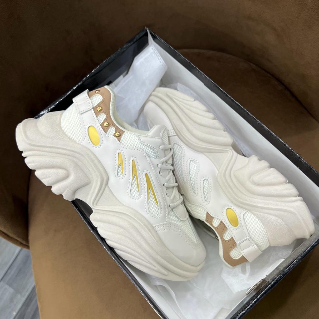 Side gold chunky