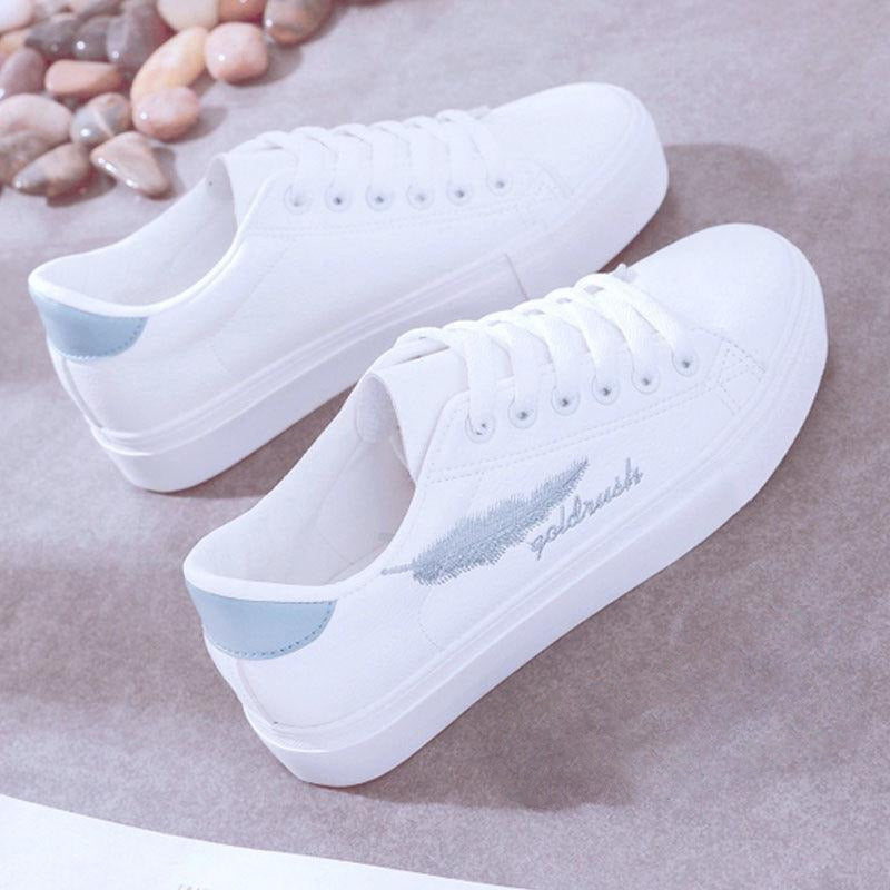 Side leaf sneaker