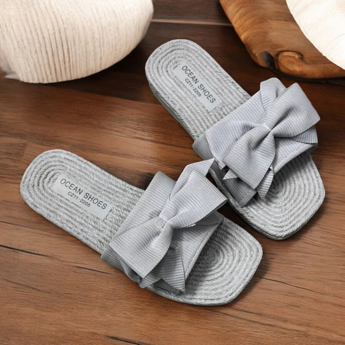 Grey bow slipper