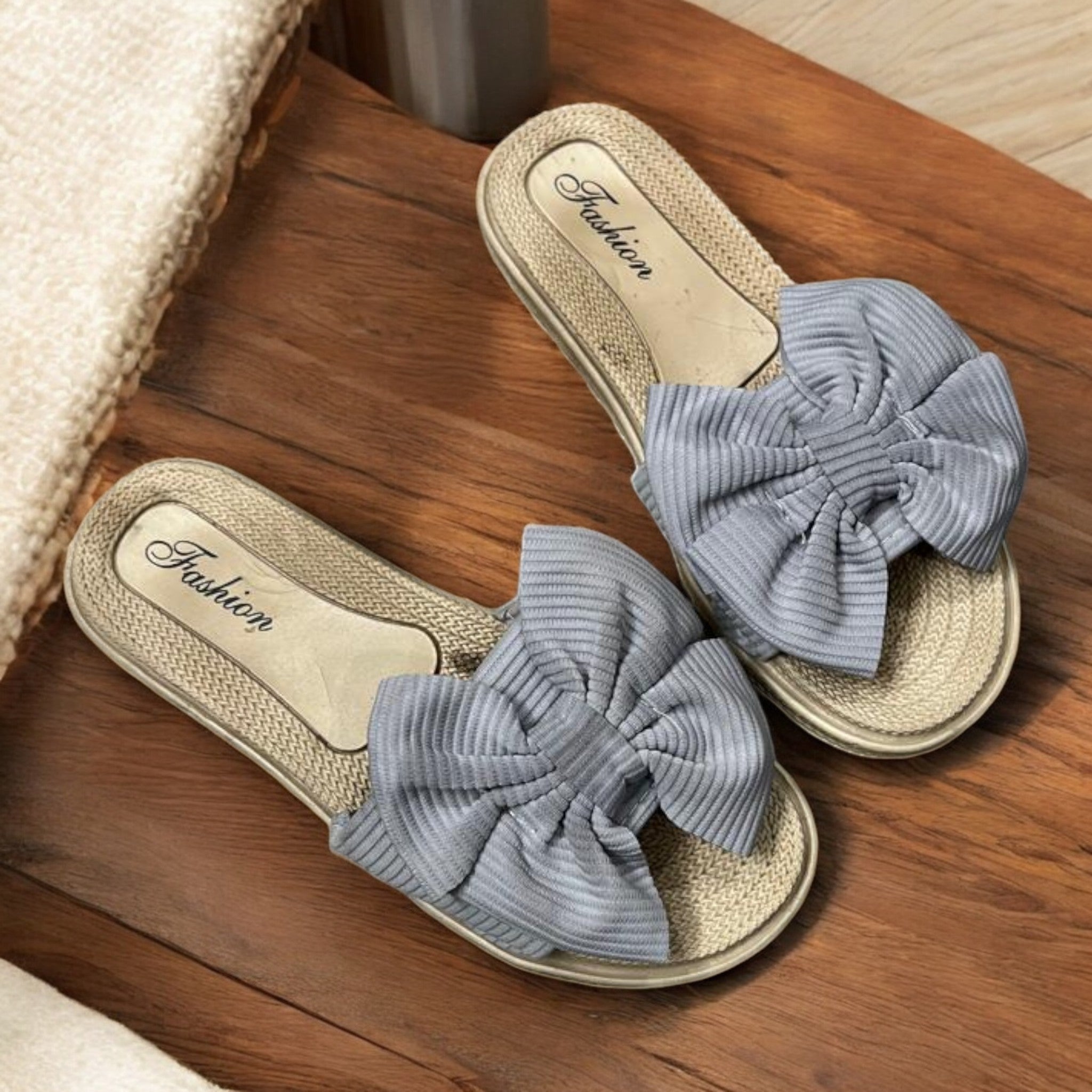 Grey bow slipper