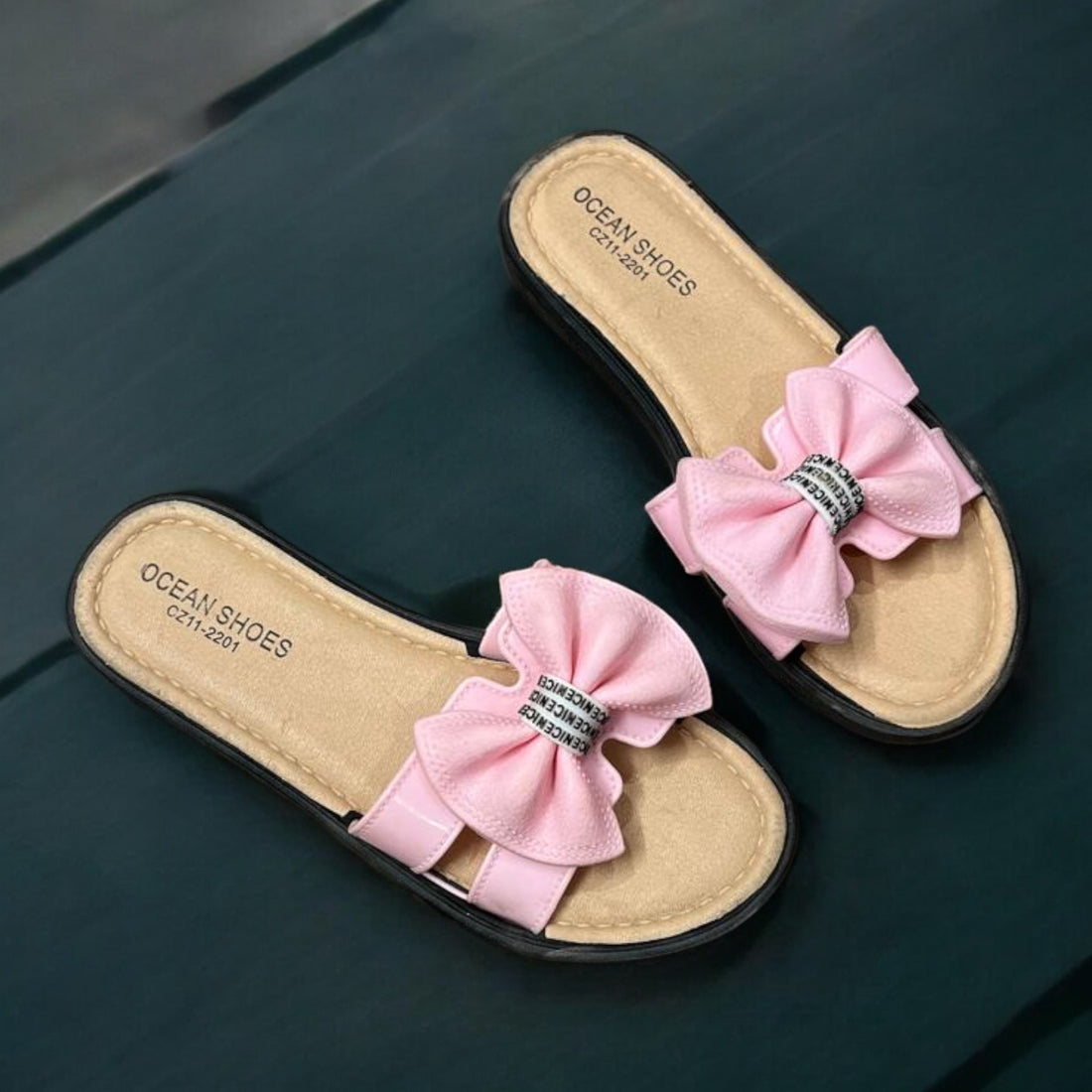 Bow slipper