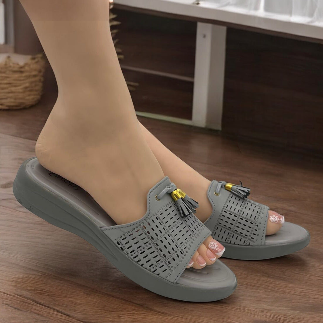 Dual tessel slipper